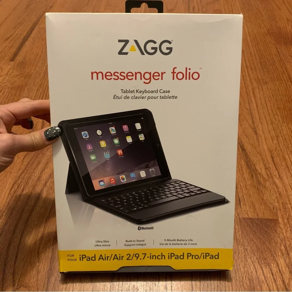 ZAGG Messenger Folio Non-Backlit Tablet Keyboard Case for 9.7-inch iPad